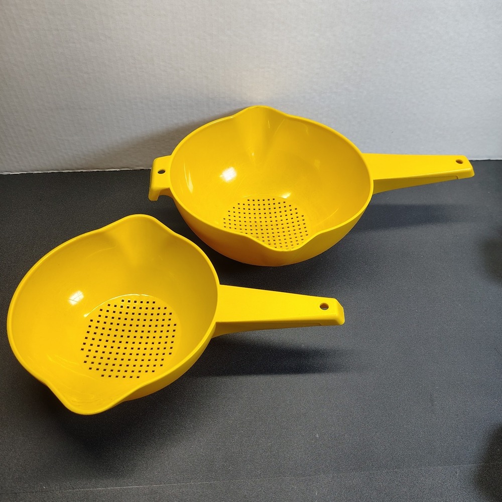 Vintage Tupperware Yellow Colander Strainer Set 2 Piece Handheld Pour Spout